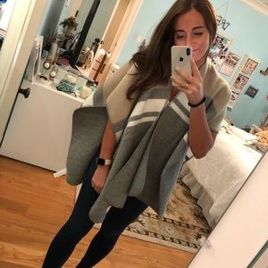 Loft poncho/wrap